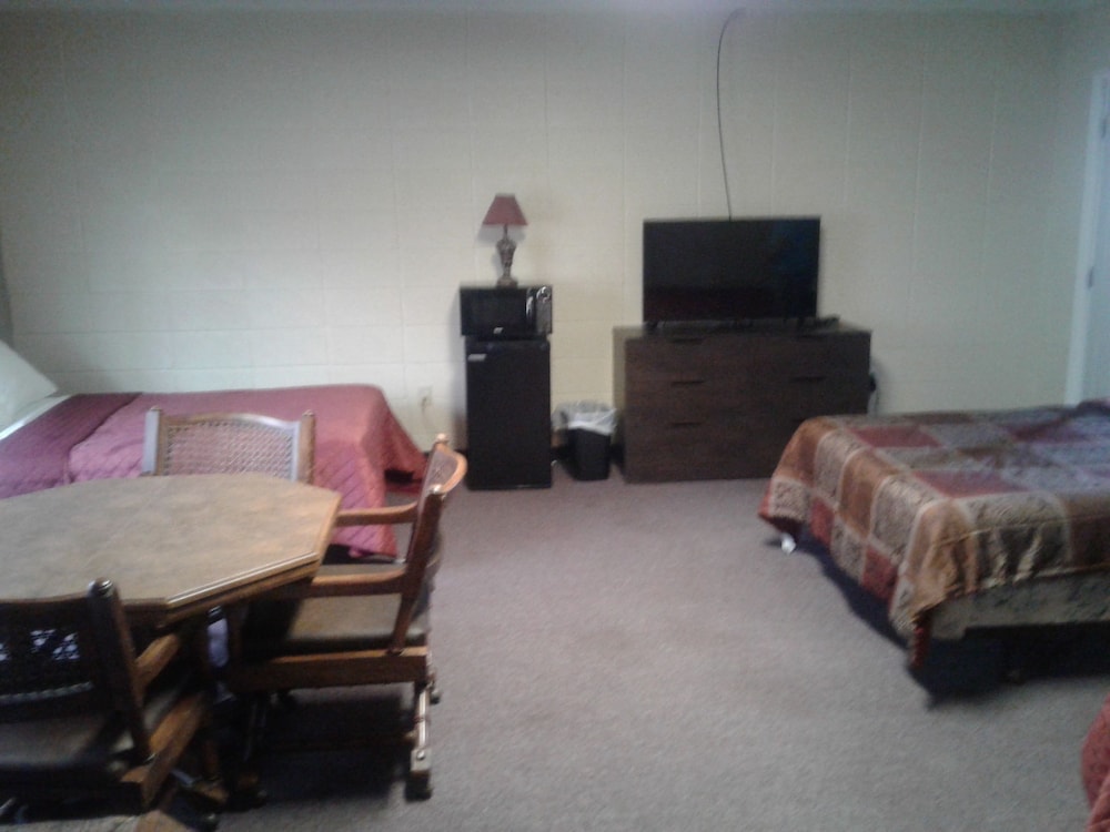 Dighton Inn