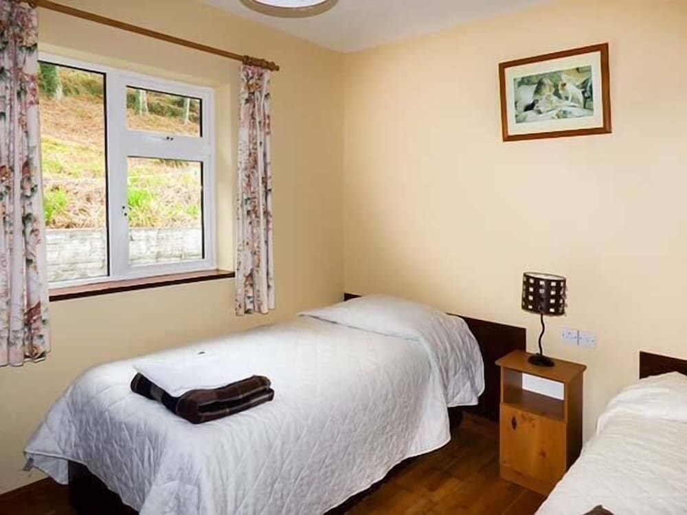 Rossbeigh Beach Cottage No 6 view 3