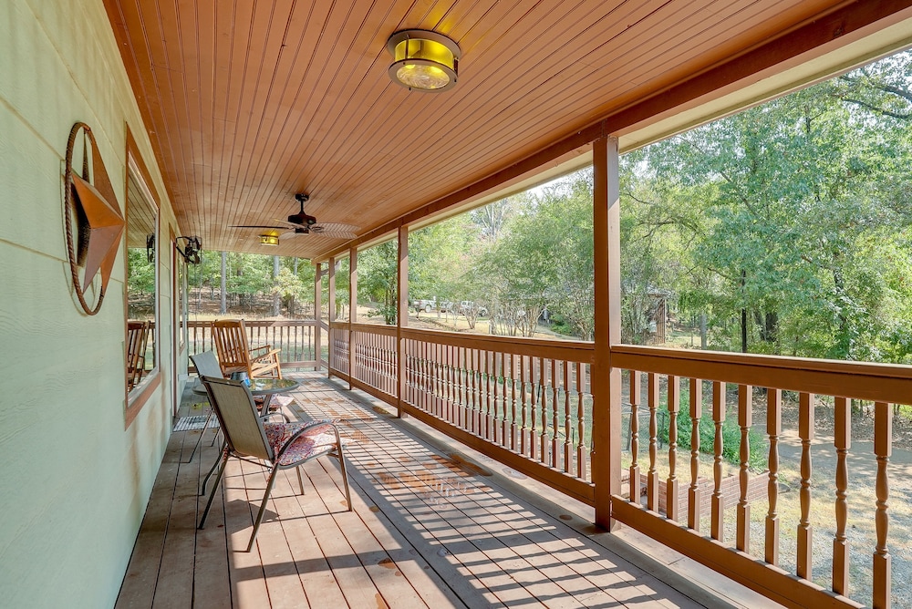 Cozy East Texas Retreat Near Lake O the Pines! - Property Image 7