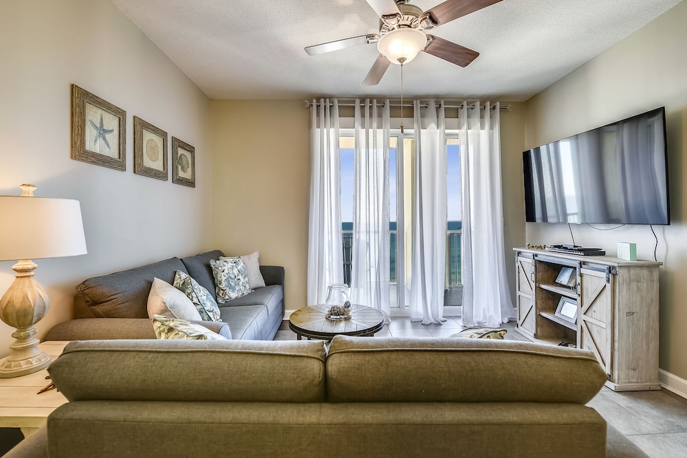 Grand Panama Beach Resort by Book That Condo
