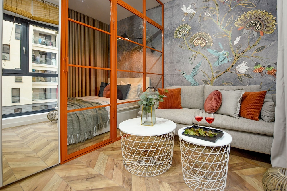 THE BIRD'S STORY. Plaza Residence Studio view 3