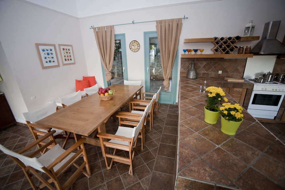 Electra Beachfront Villa