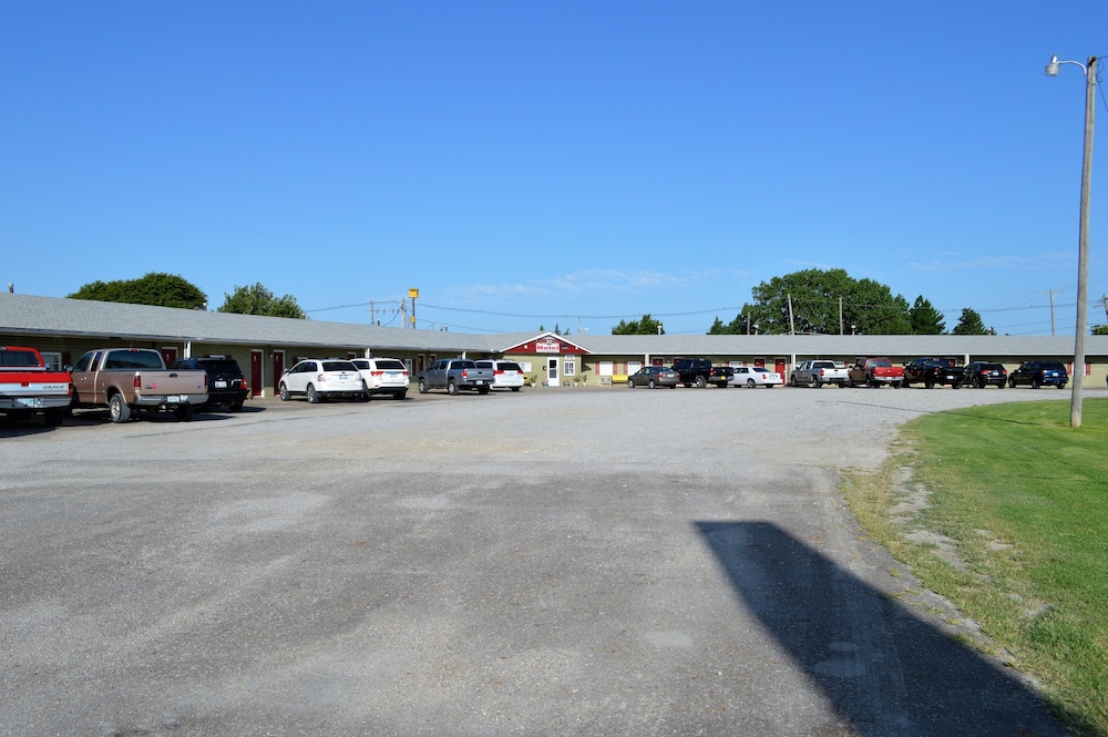 La Crosse Vacations - Green Acre Motel - Property Image 8