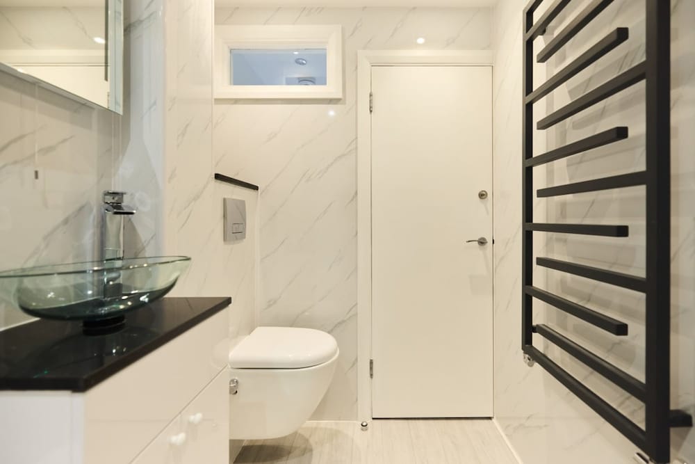 The Kingswood Place - Modern 2bdr With Terrace