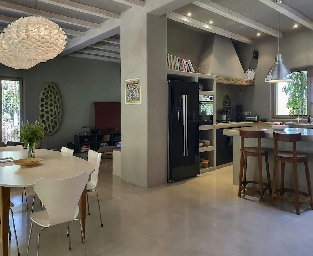 Holiday Home With Wooden-beamed Patio