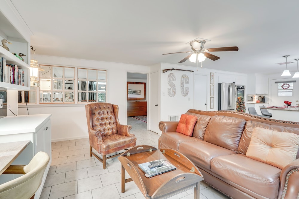 4 Mi to Uptown! Quiet Greenwood Stay w/ Patio