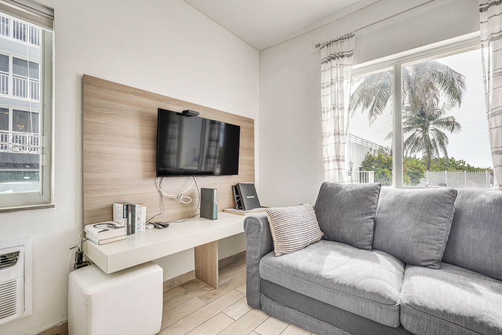 Cozy Miami Beach Apartment < 1 Mi to Ocean!