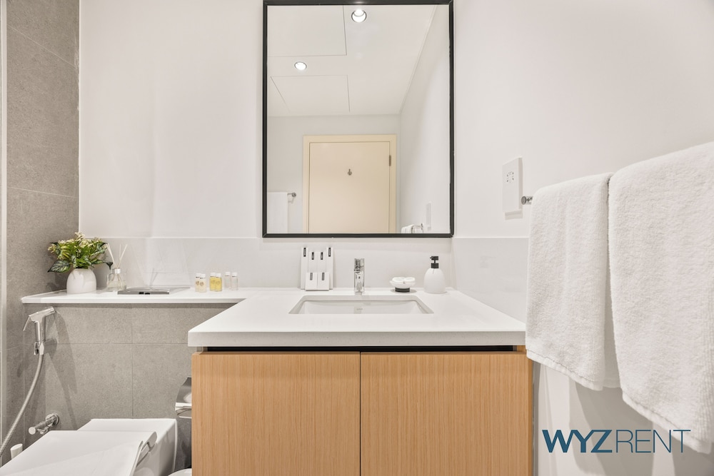 Alluring Parisian 1Br in Burj Crown