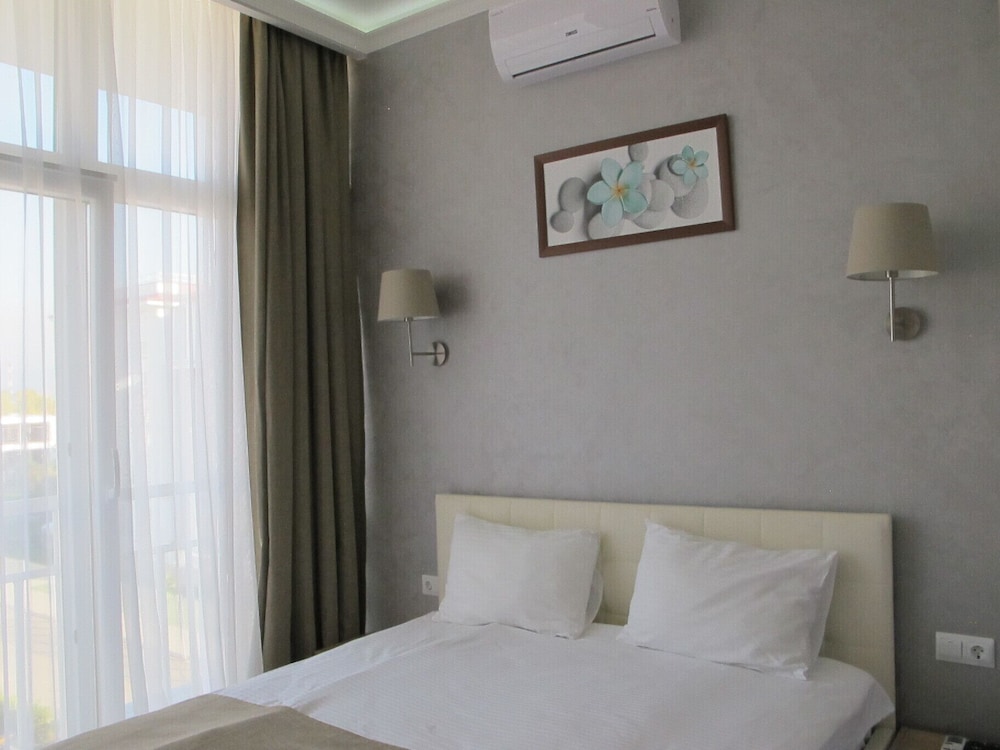 Apartment on Bulvar Nadezhd Apt. 305 view 3