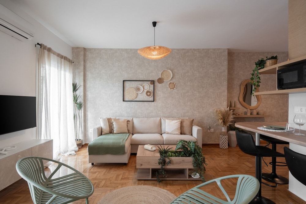 LIV - Seaside Getaway in Glyfada