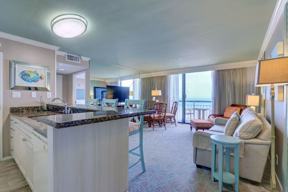 Gorgeous San Luis Condo Amazing Pool Amenities