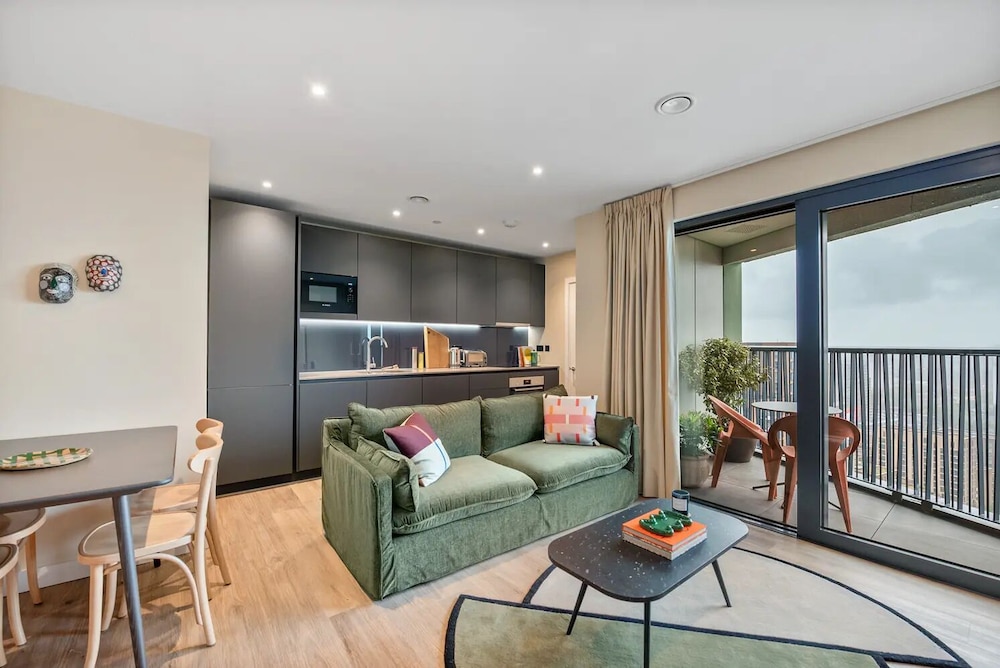 East London Skyline Retreat