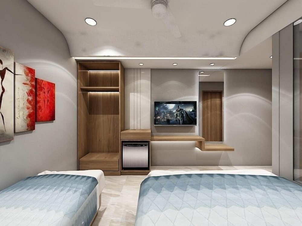 PRIVILON HOTEL ISCON