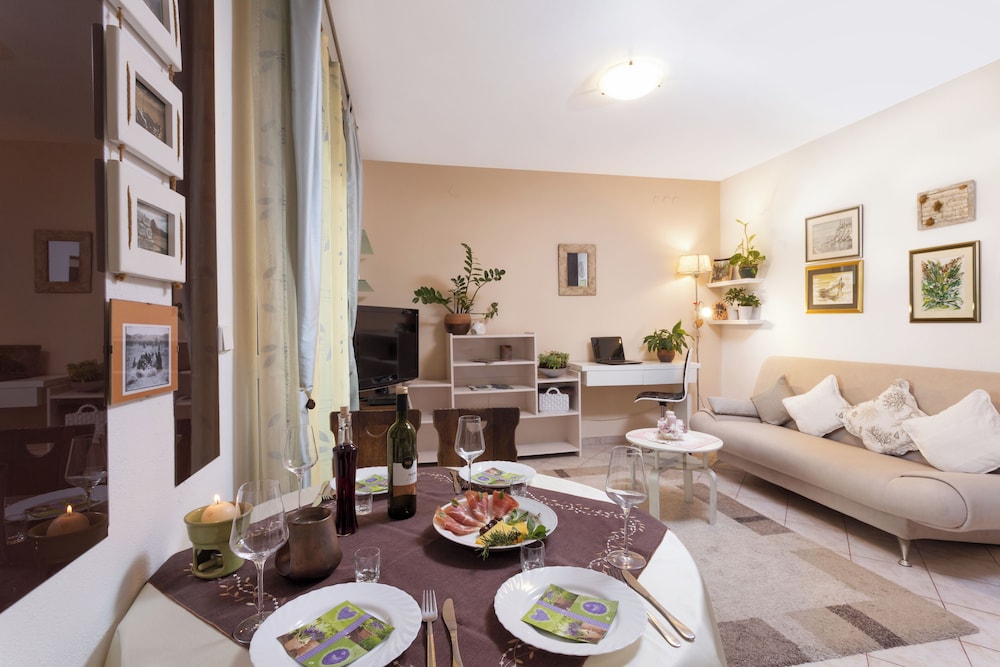 Arca, Apartment With Sea View And Free Parking