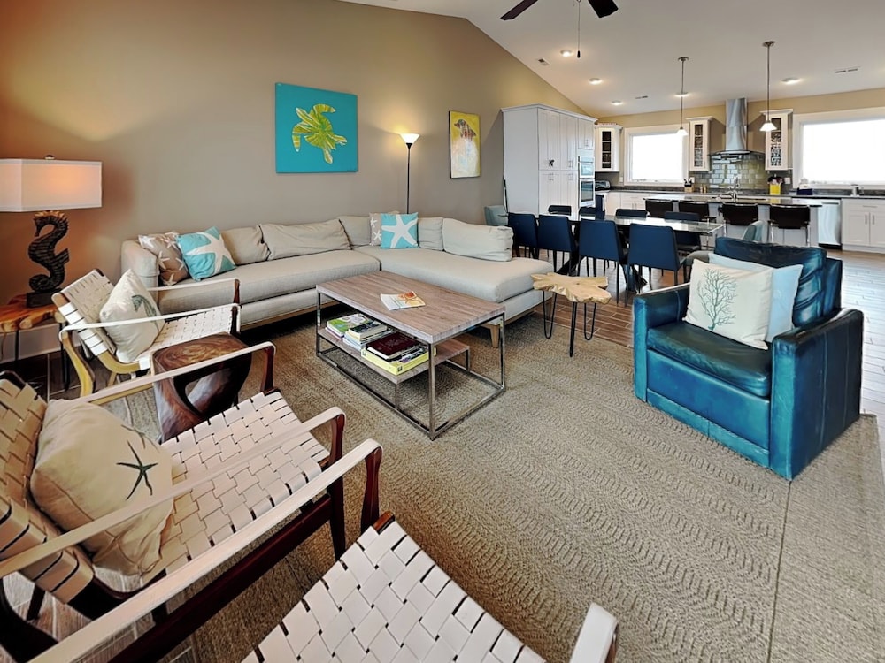 Sunshine Daydreams by Topsail Realty