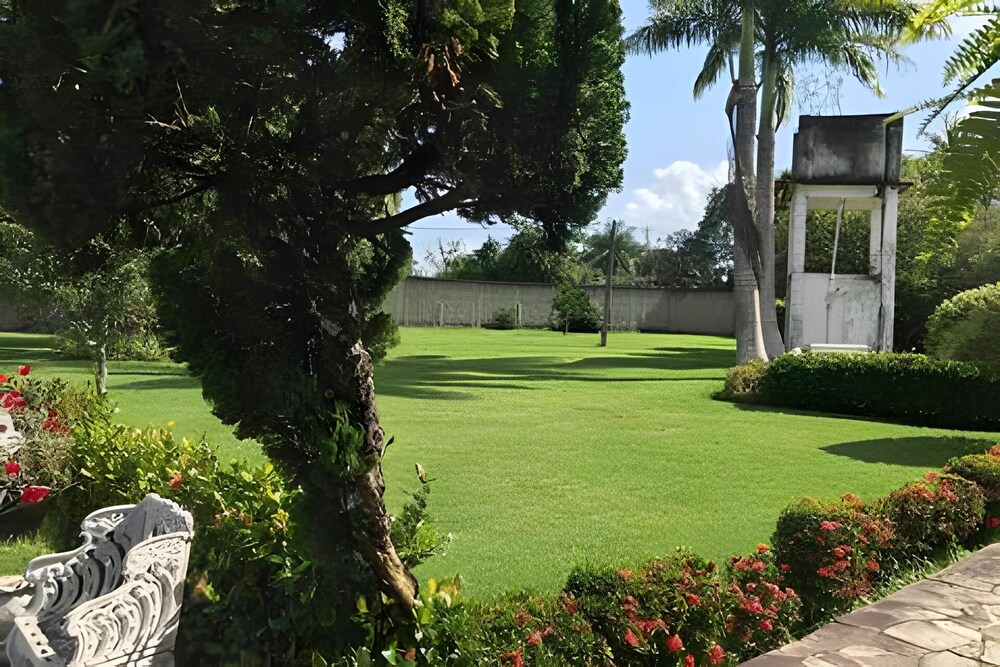 Sítio em Aldeia com piscina vista vale