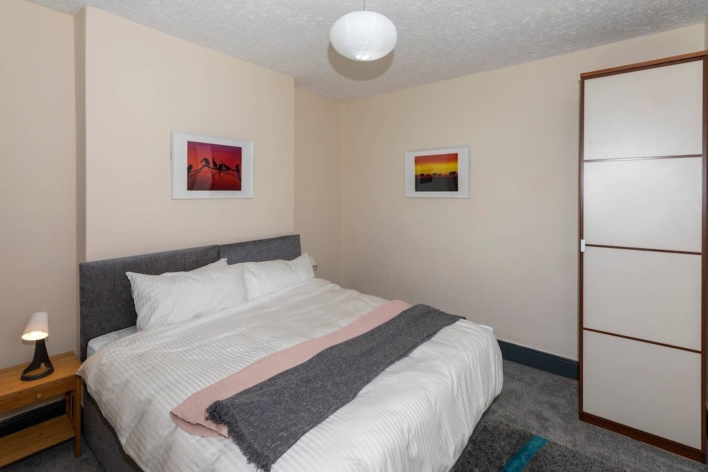 Arthouse Lovely Spacious 5 bed house view 2