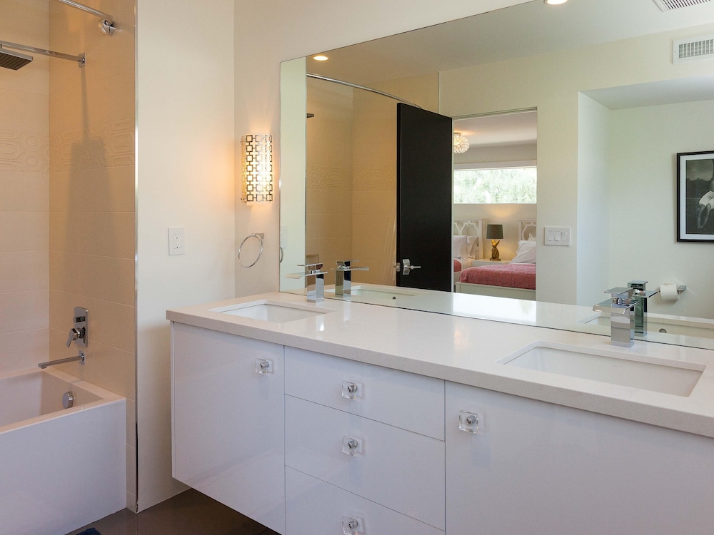 Palm Springs Vacations - Spero Estate - Property Image 8