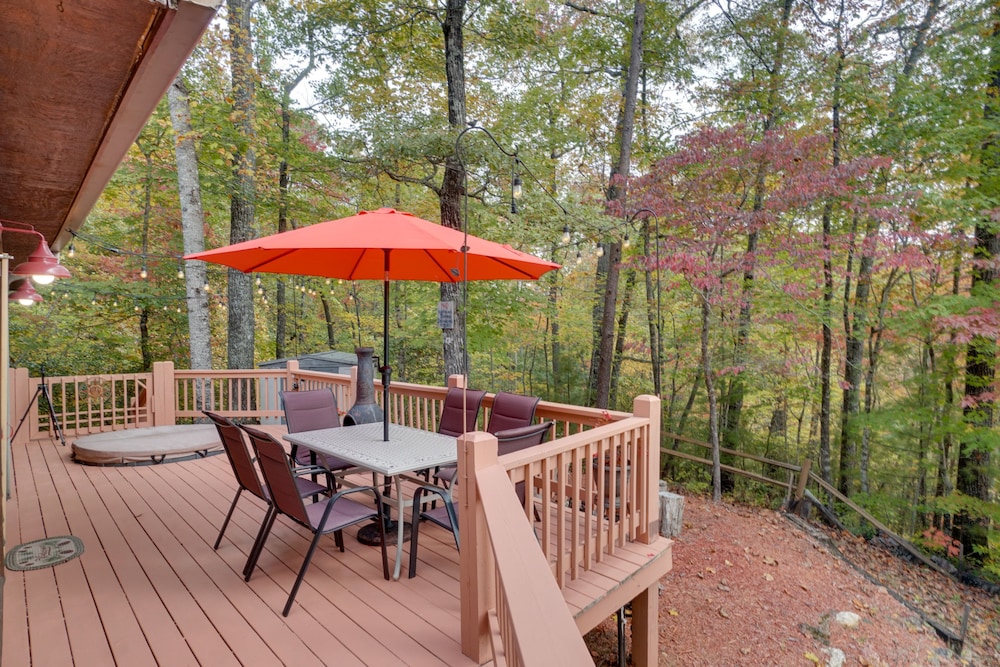 Picturesque Clayton Cabin w/ Mountain Views!