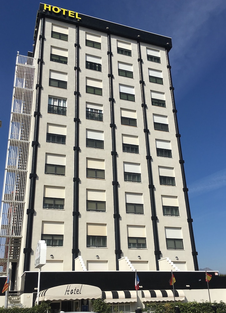 Hotel Albatros - Image 1