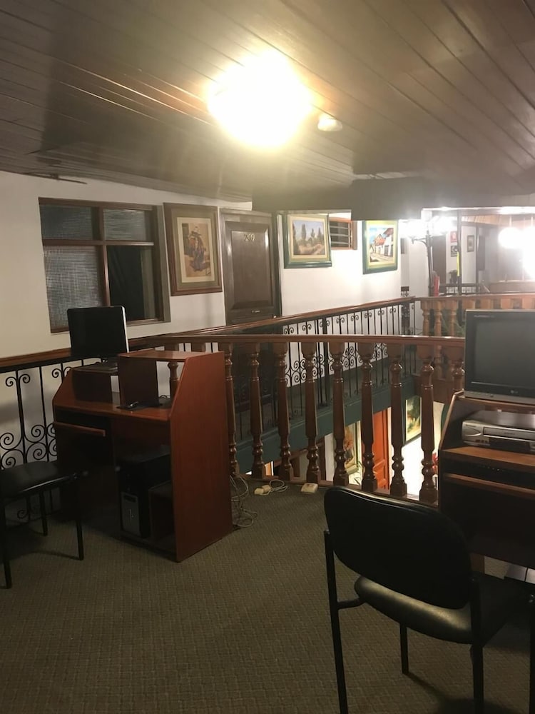 Hostal Santa Apolonia