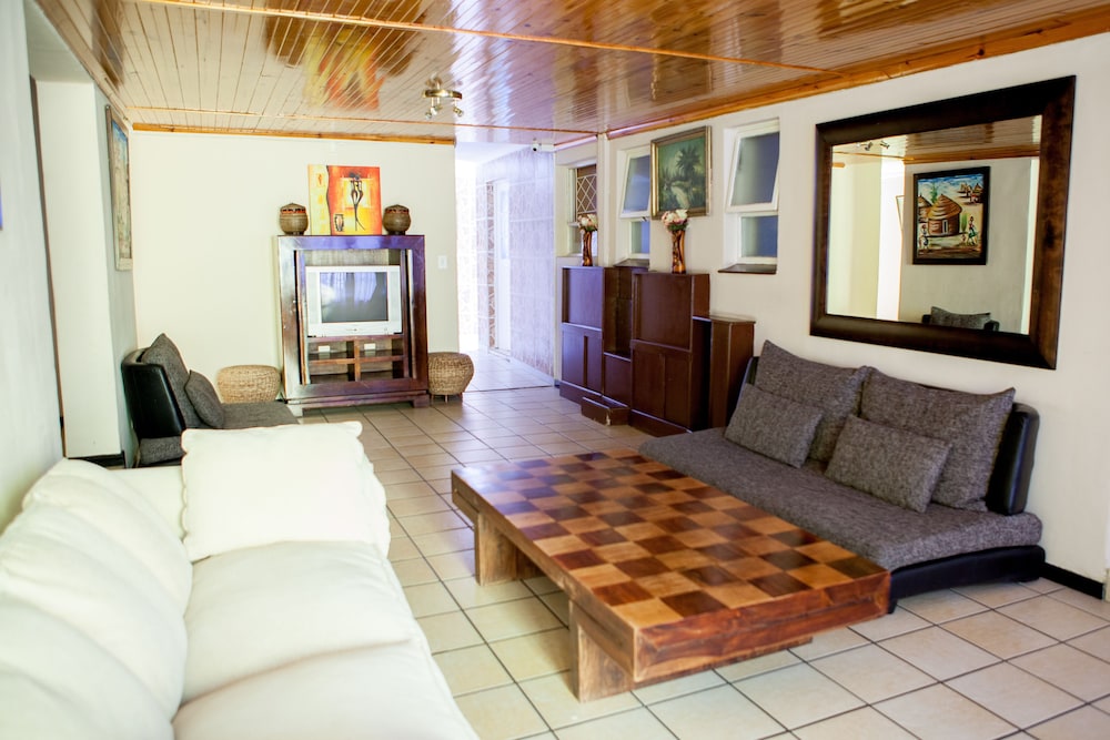 Oria Lodge - Summer Greens