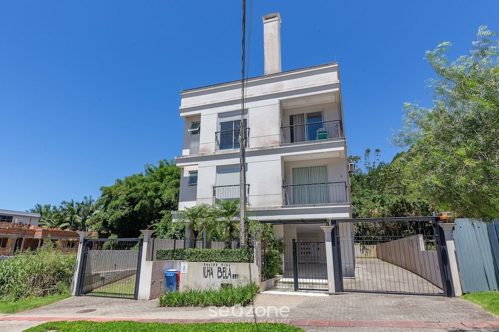 Beautiful apt With Barbecue in Floripa Ibe104