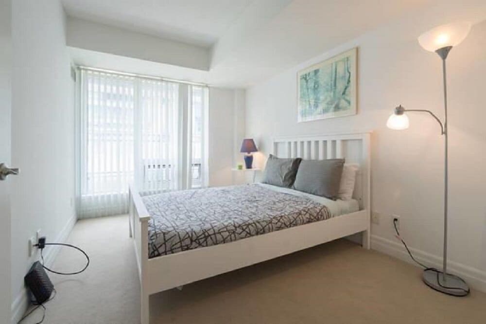 Yorkville's Charm Yonge & Bloor - Image 2