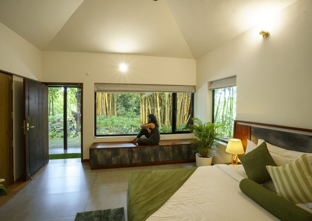 Crystal Kuruva Nature Resort & Spa