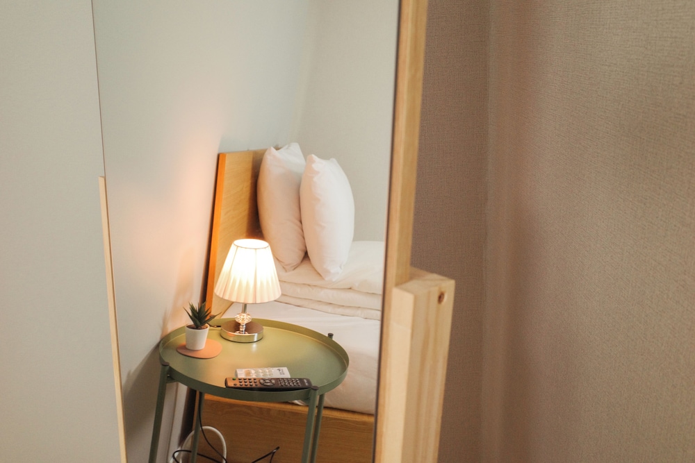 Starria Hostel foreign guest only 21