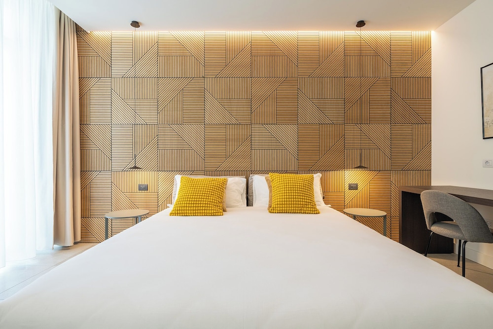 KARALIN SONNINO SUITES