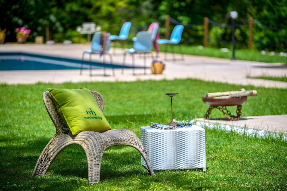 Casalino Galassi 4 2 by Marche Holiday Villas
