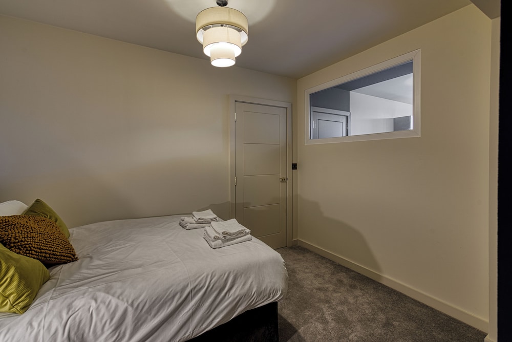 Renaissance House Apartments