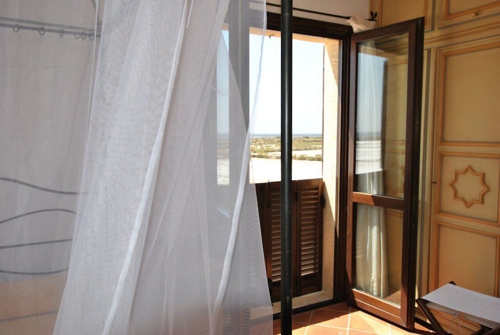 Isola Lunga Salt Resort view 3