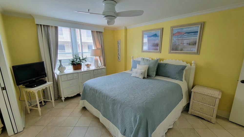 Desoto Beach Club 102