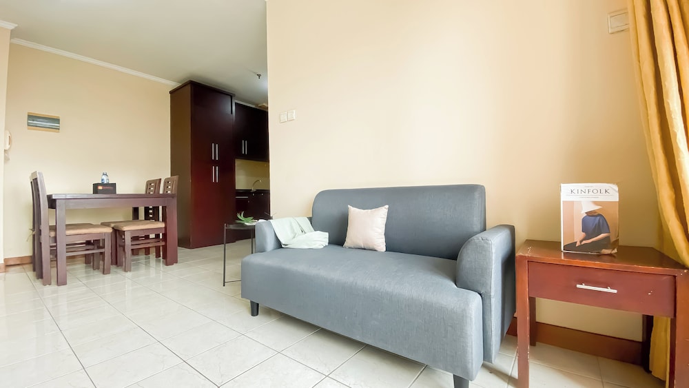 Spacious And Comfy 3Br At Puri Garden Apartment