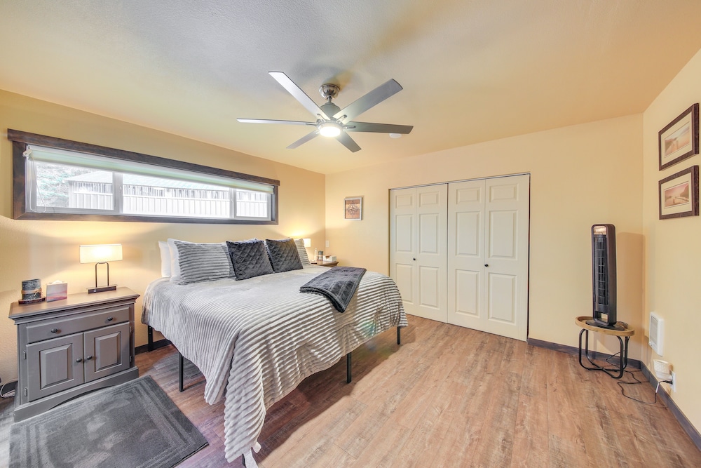 Sandpoint Vacations - Scenic Priest Lake Vacation Rental: Deck  Views! - Property Image 4