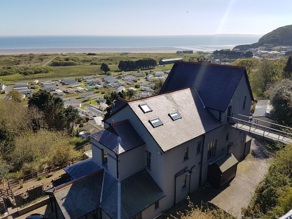 Beautiful Pendine Manor House in West Wales