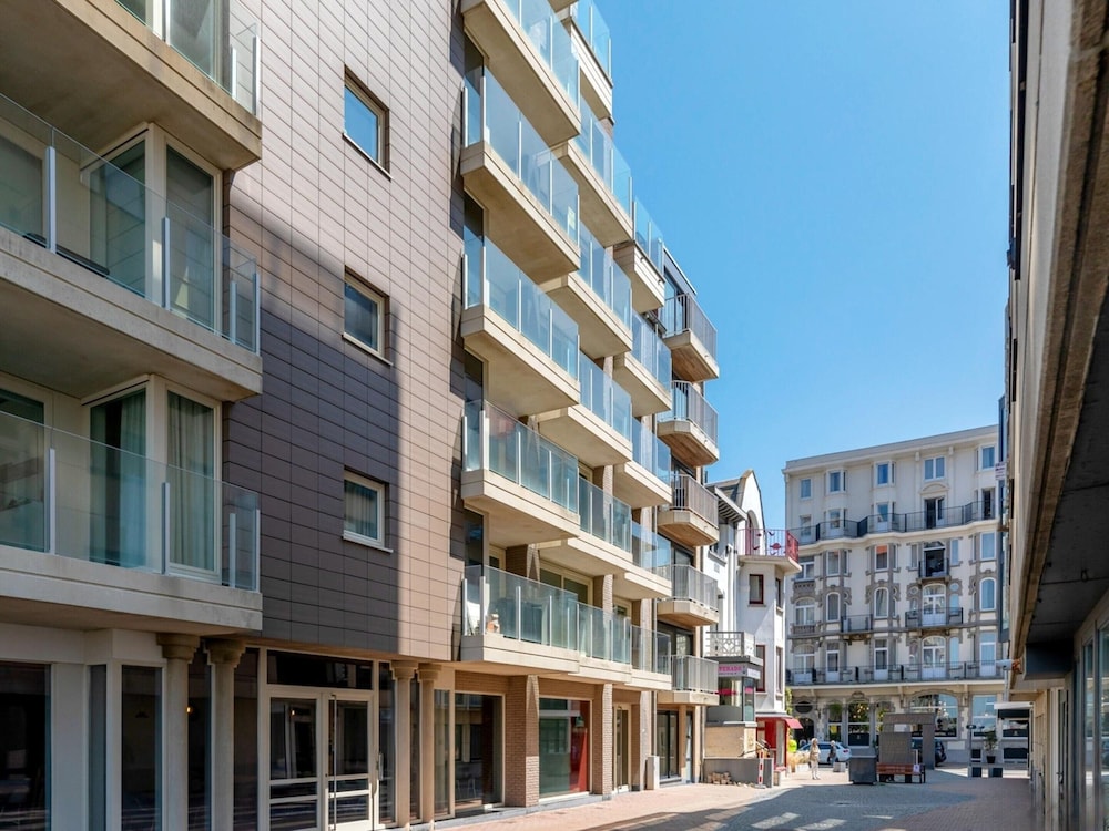 2-bedroom Flat With Side sea View