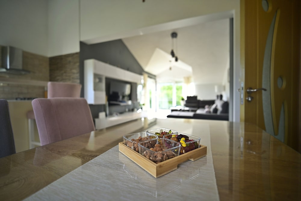 Villa Bravic 4*, Nature Home With Pool Near Split
