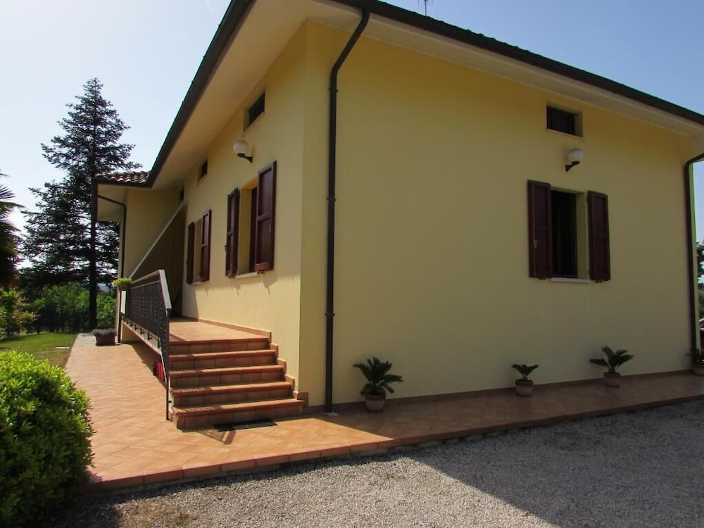 VILLA RINA GUEST HOUSE