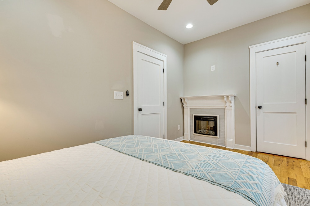 Walk to Beltline: Wfh-friendly Hub w/ Yard!