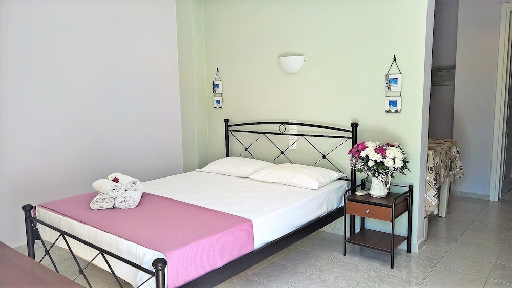 Aloni Studios & Apartments