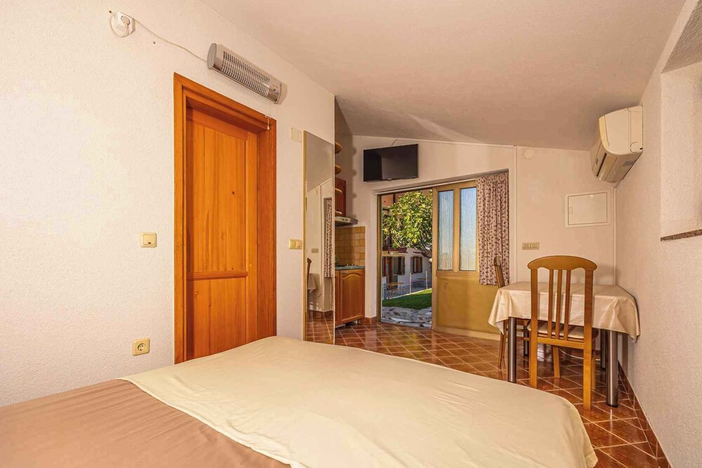 Studio Mistral 5