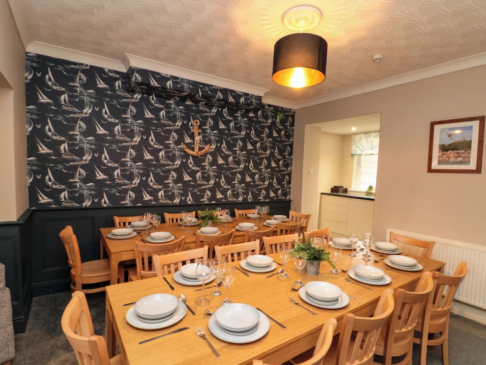 Sail Lodge