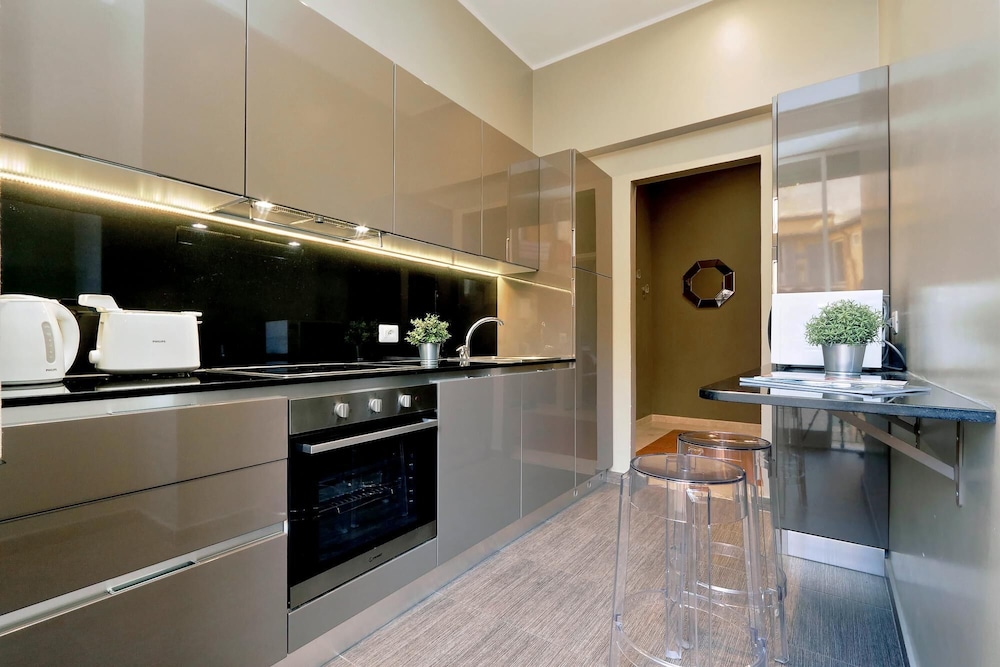 Rm-h501-pale6c2 Monti Apartments - M7