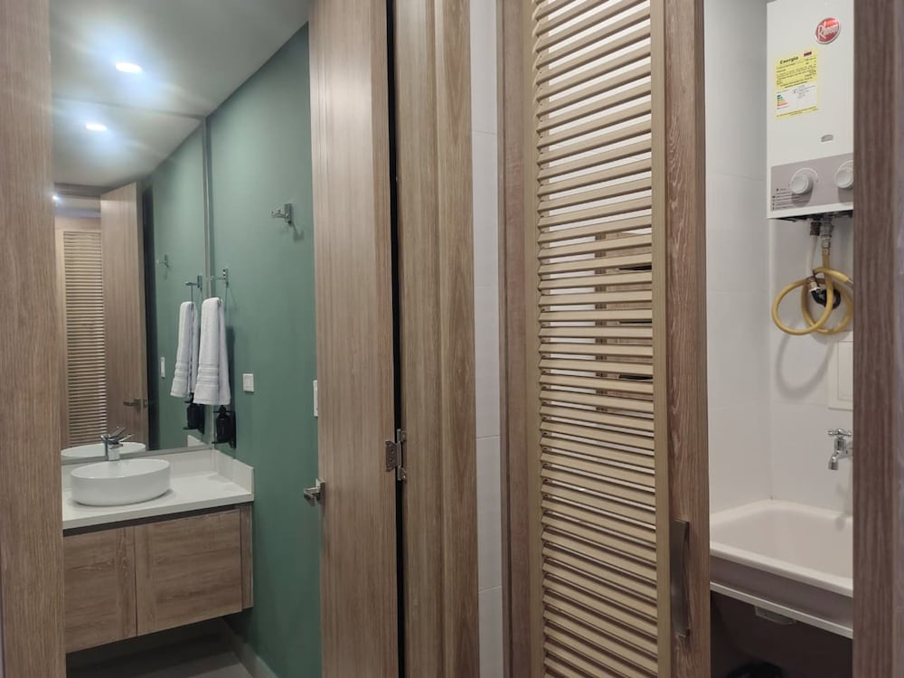 w Minimalist 1BR w Amazing View in Morros Eos