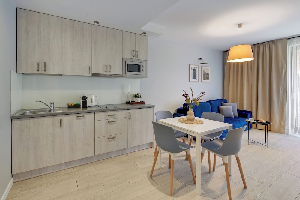 Aura - Riverside & Parking by Downtown Apartments