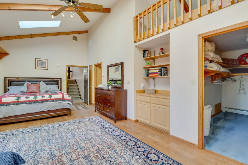 Near Skiing: Lakefront Gem w/ Kayaks in Long Pond view 5