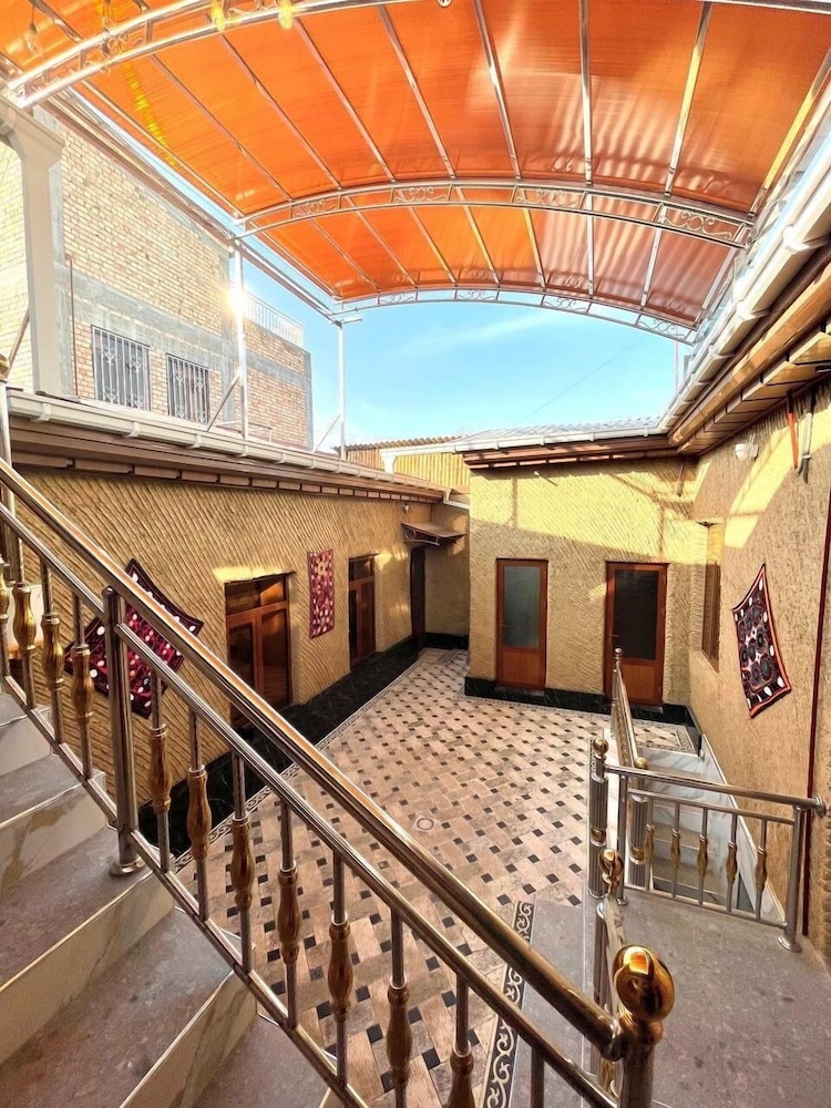 Guesthouse Anora